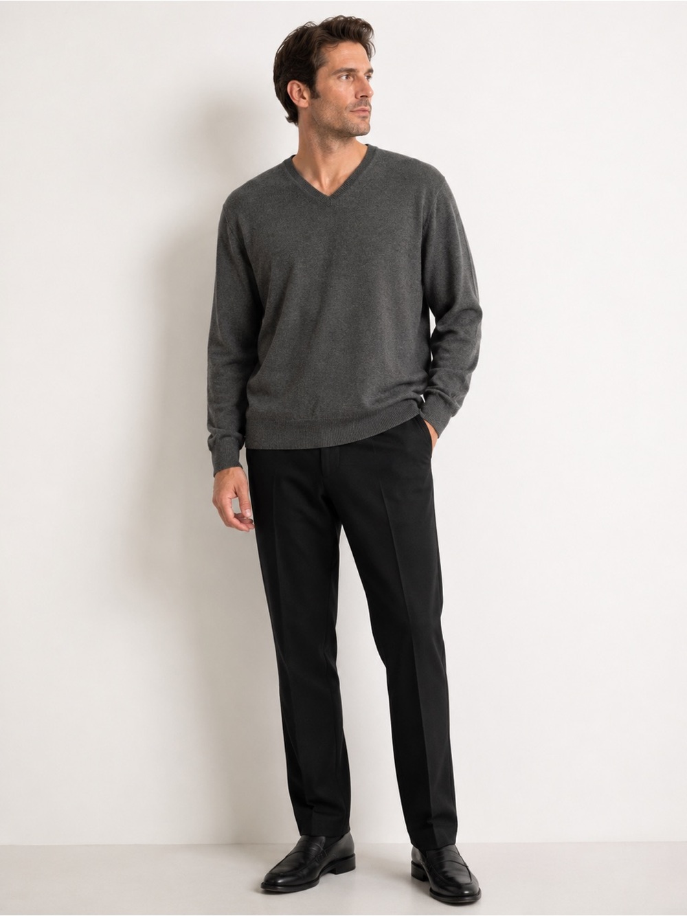 Eddie Bauer wool nylon blend Men's V-Neck Sweater in Dark Gray
